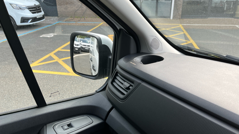 Renault Trafic Swb Diesel SL30 Blue dCi 130 Advance [Safety] Van